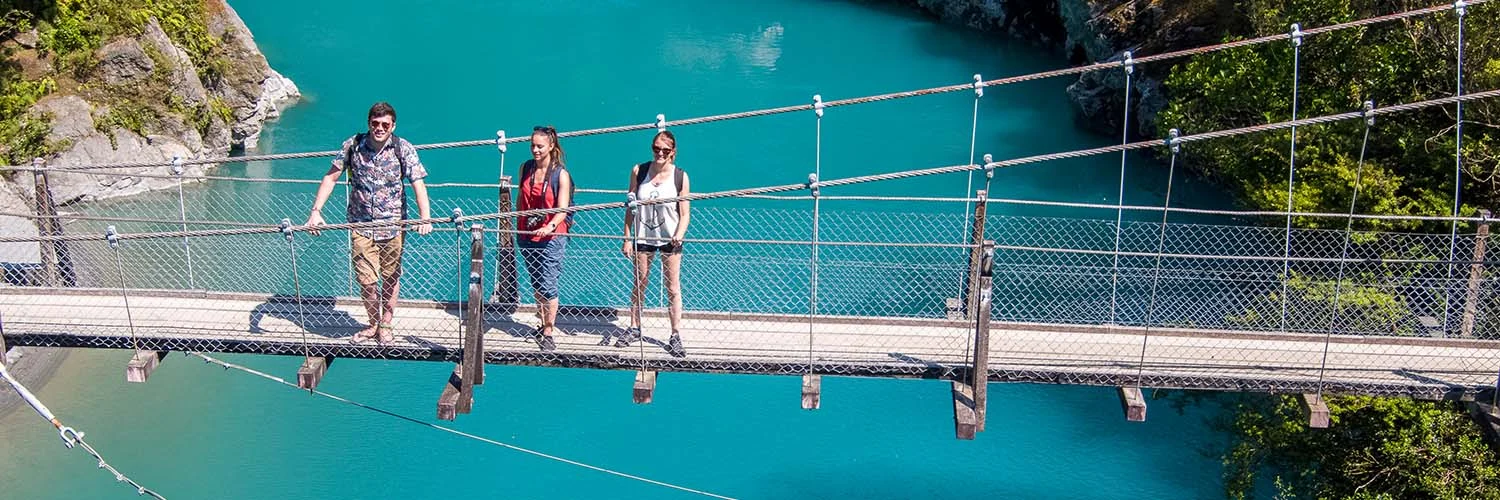 https://airnewzealand.airtrfx.com/flights/en/media-em/nz/nz-default-image.jpg
